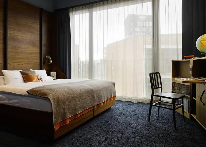 Hotel 25hours Hafencity 4*