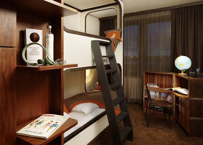 Hotel 25hours Hafencity 4*