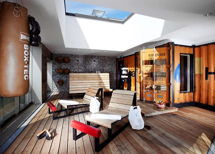 Hotel 25hours Hafencity 4*