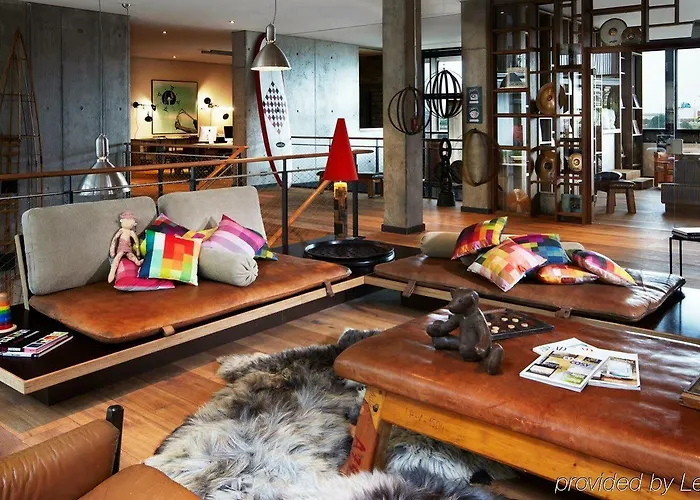 Hotell 25hours Hafencity 4*